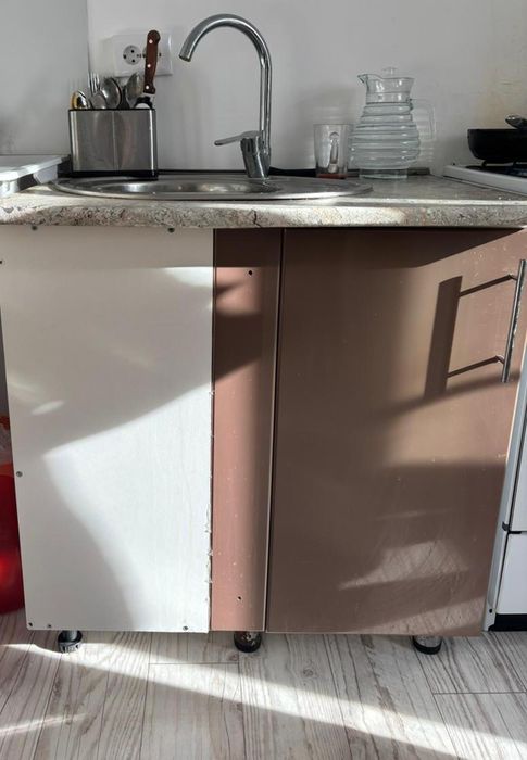 Кухонный гарнитур,б/у,длина 2.7м,