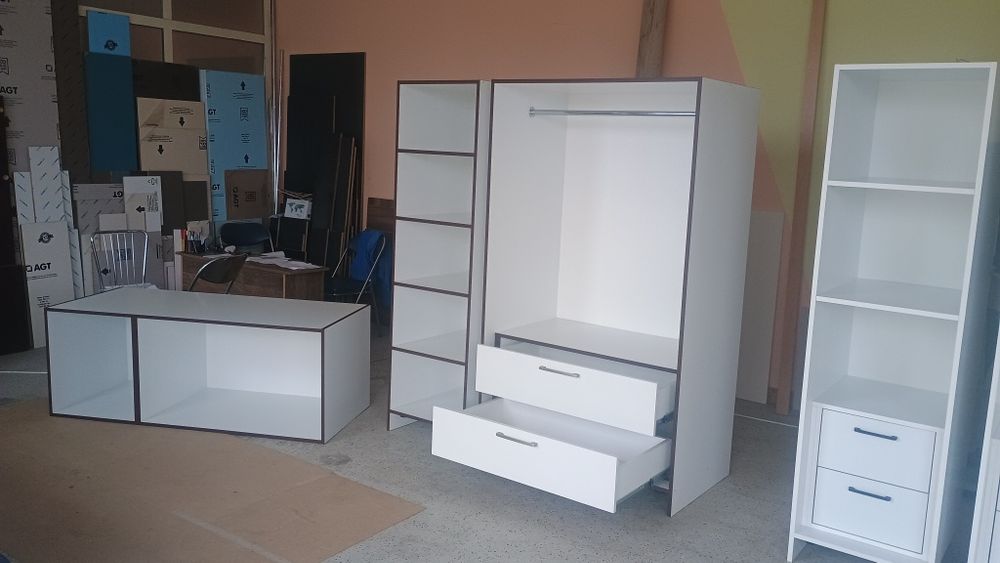 Мебели по поръчка   Дърводелски услуги