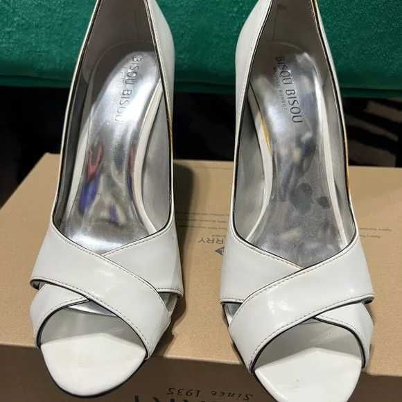 Pantofi , sandale de firma nou la cutie  doar local