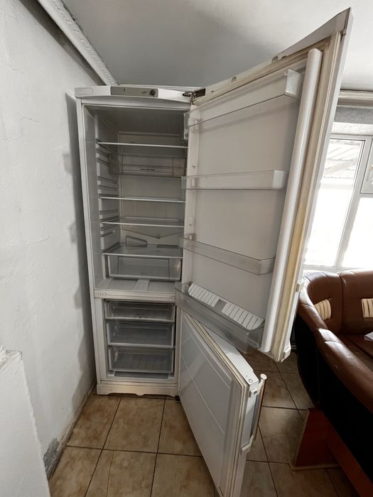 Холодильник в хорошим состоянии