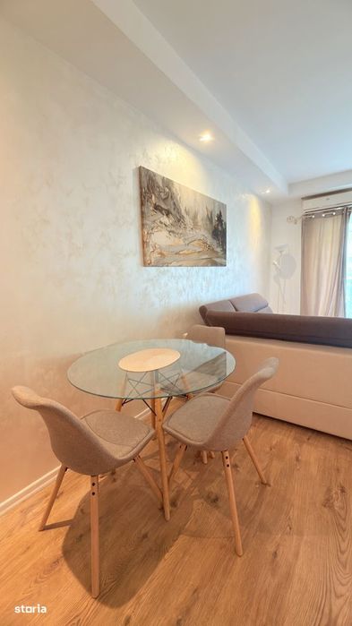 Apartament 2 camere, mobilat/utilat, vedere la piscina,în Cosmopolis !