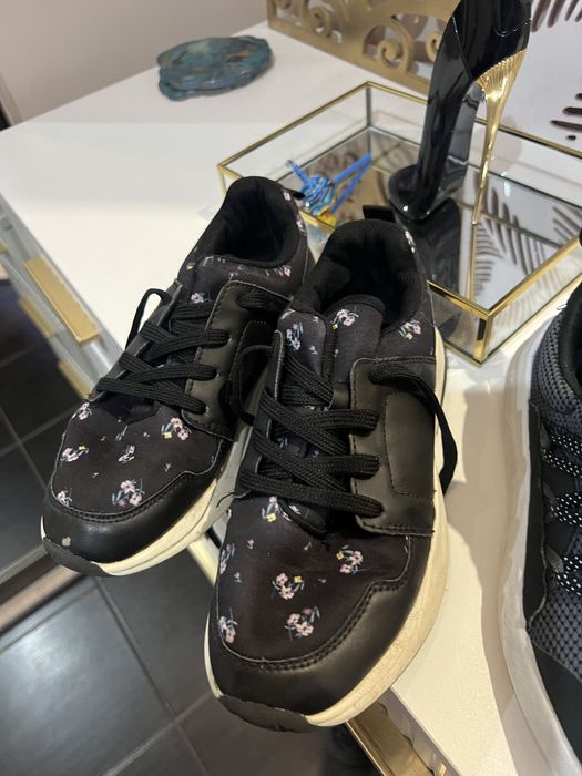 Продам детские кроссовки! Adidas и hm!