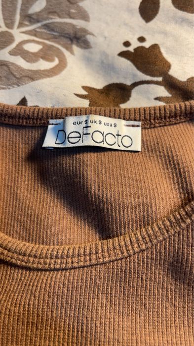 Maieu cropped DeFacto