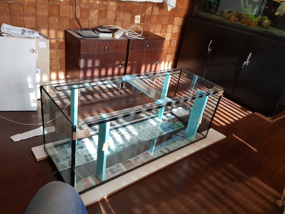 Продавам Аквариум 253л