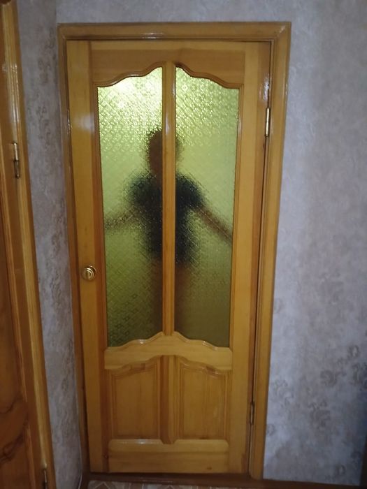 Продам деревянные межкомнатные двери