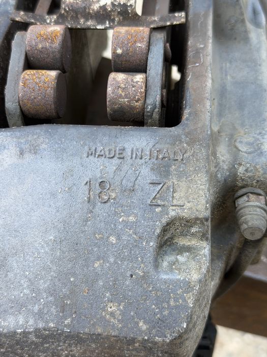 Комплект предни спирачни апарати Brembo и дискове 4L0615105F за Audi Q7, VW Touareg, Cayenne