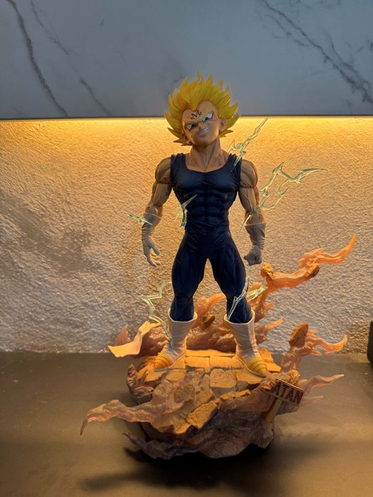 Figurina Dragon Ball Z — Majin Vegeta — 33cm