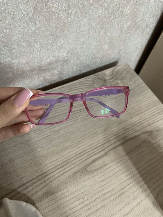 Отдам за 2 киндер сюрприза