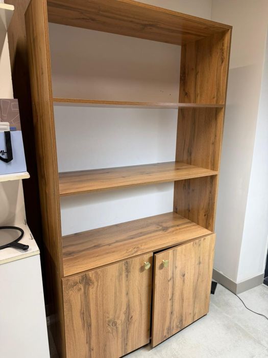 Шкаф большой витринный