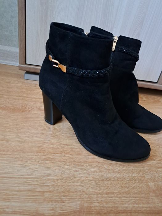 Демисезоннве женские ботинки