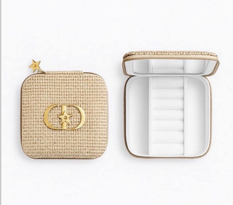 В наличии! Косметички Dior