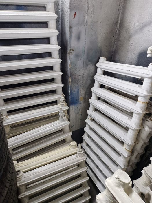 Продам чугунные батареи