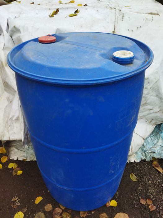 Бочки пластиковые 220 л.чистые.