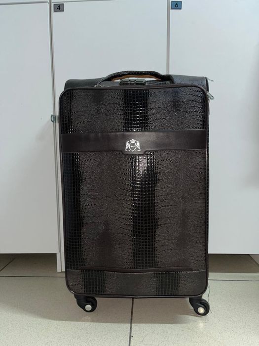 Чемодан бағасы 10.000 таза жаңа