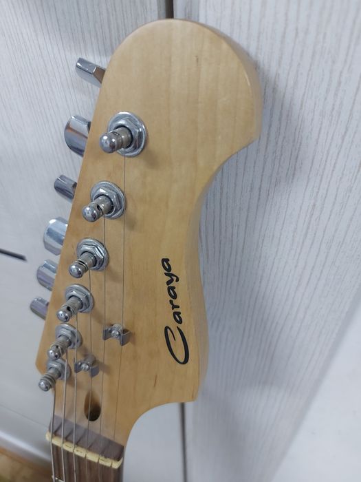 Продам электро гитару и усилитель в комплекте