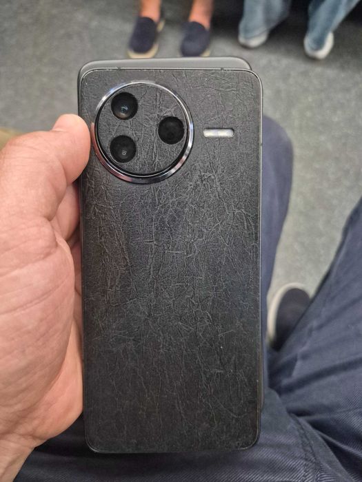 Redmi K80 (Poco F7 pro) 12/256GB