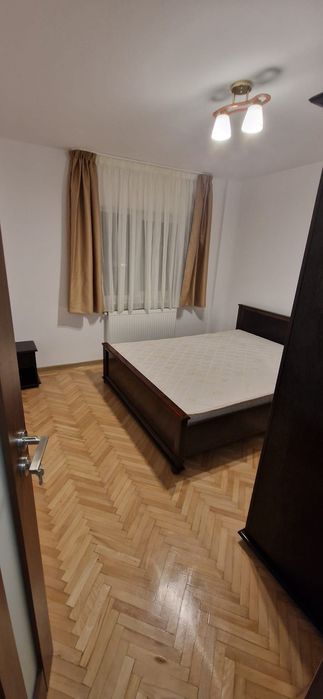 Inchiriez apartament 3 camere