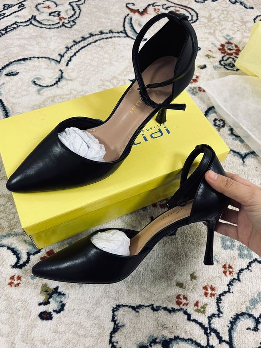 Продам туфли новые