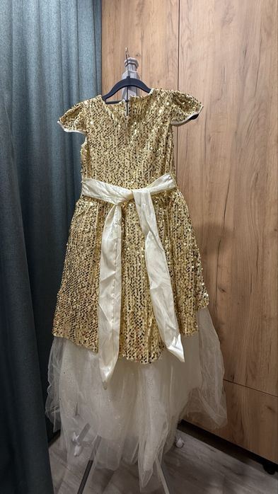 Платье на 8-10 лет