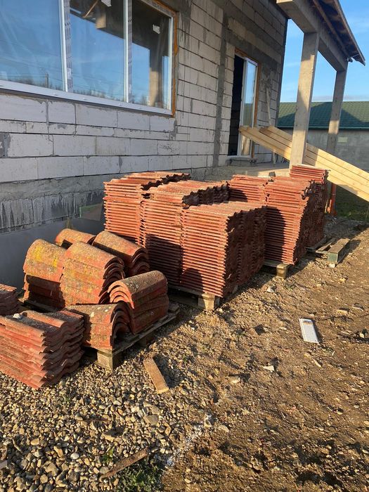Vând țiglă bună rezultată din decopertarea unui acoperiș de  300mp