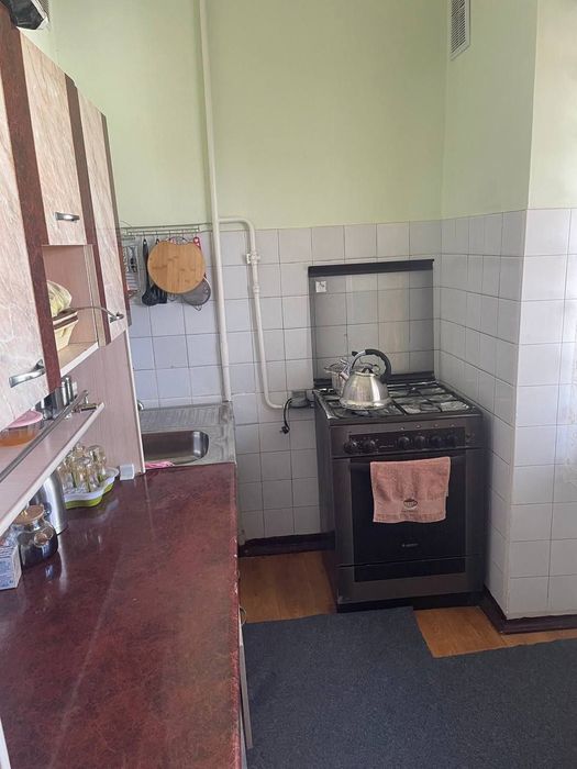 Продаётся своя 1 ком квартира сергели раён куйлюк массив 5