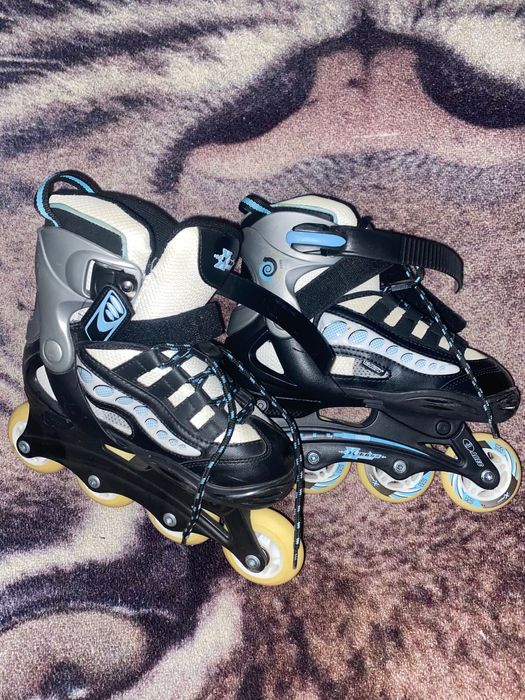 Продавам оригинални бутонки на nike и ролери