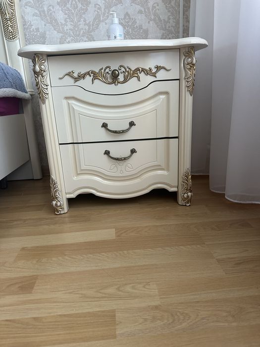 Продаётся спальный гарнитур