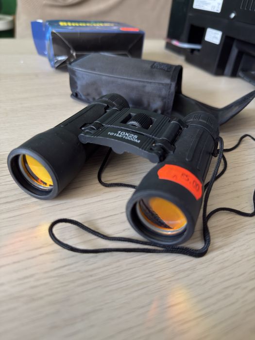 Binoclu compact 10x25, NOU, cu husă – Lichidare stoc