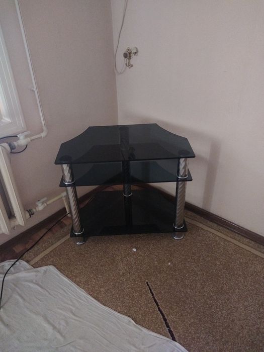 Подставка для телевизора и прочих вещей