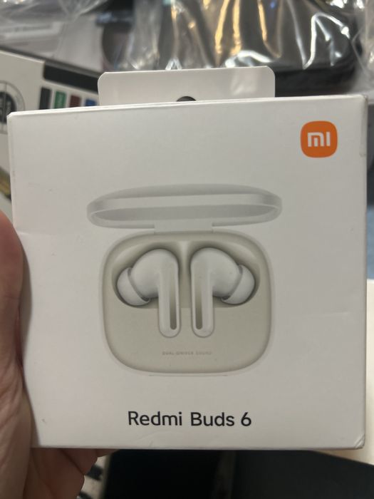 Безжични слушалки Xiaomi Redmi Buds 6
