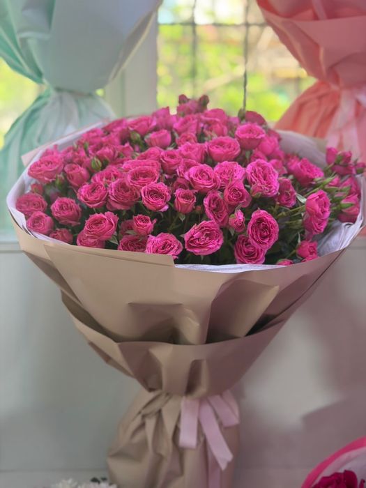 Букет кустовых роз