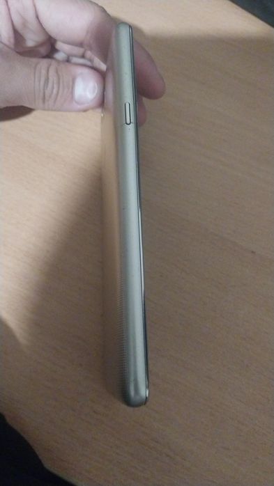 Huawei Y9 2017, рабочий, срочно, есть дефекты