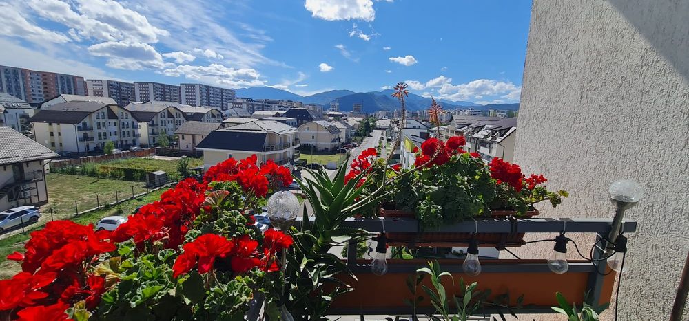 Apartament 3 camere de închiriat • Brașov – Zona Coresi • Loc parcare