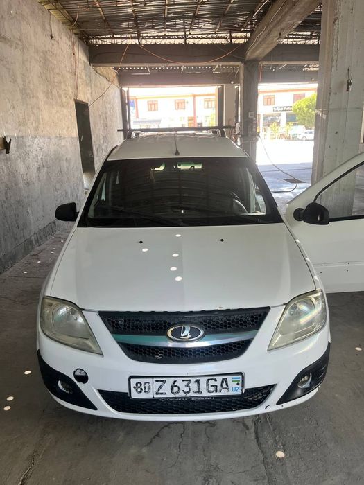 Lada largus reno matur