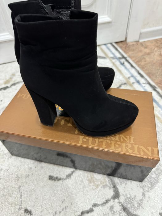 Срочно продам осенний весенный сапоги