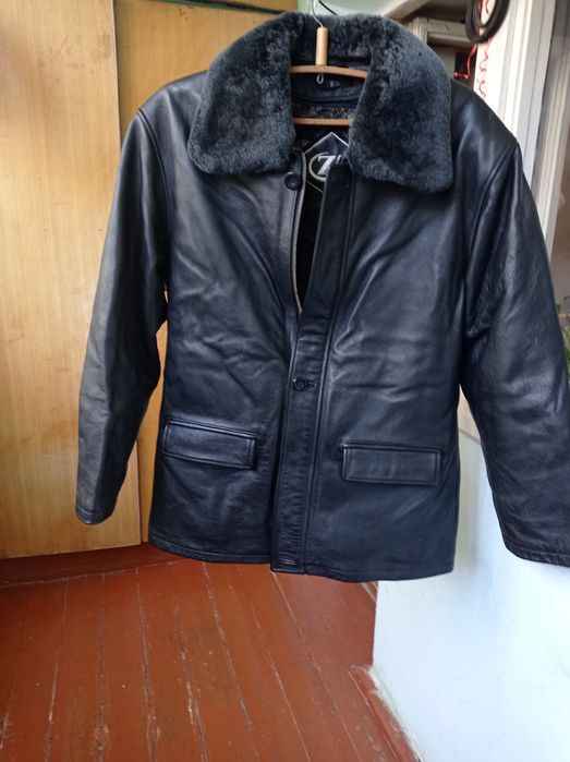 Пилот натуральный кожа ишиндеги  мех Бурынгы , состояние таза . Новый.