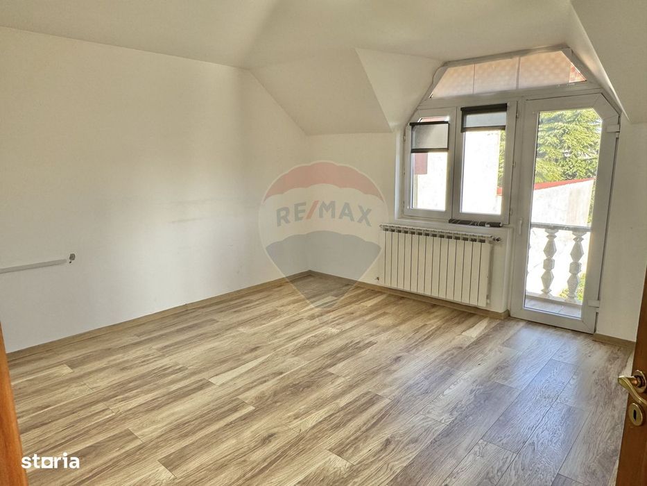 Casă / Vilă cu 6 camere de închiriat în zona Iosia
