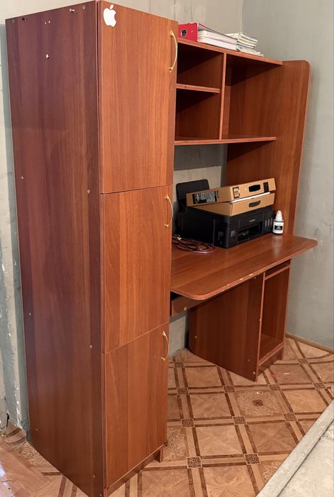 Компьютерный стол сатылады