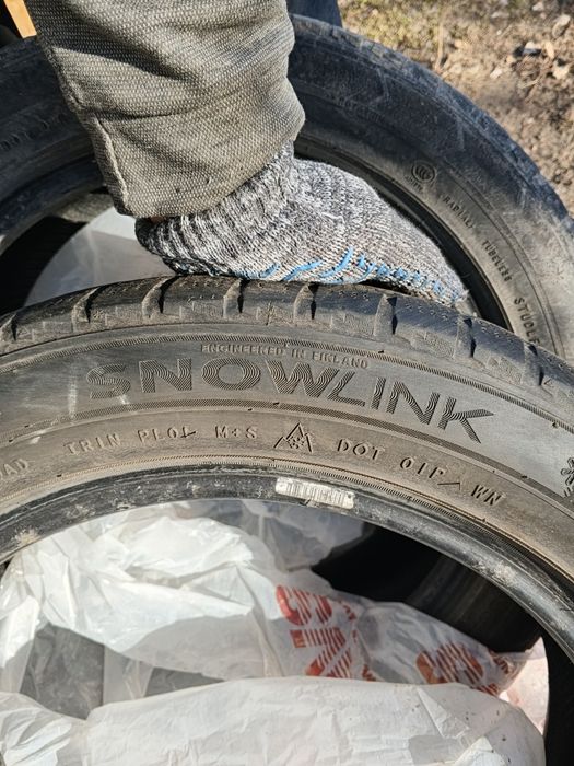 Продам всесезонную резину