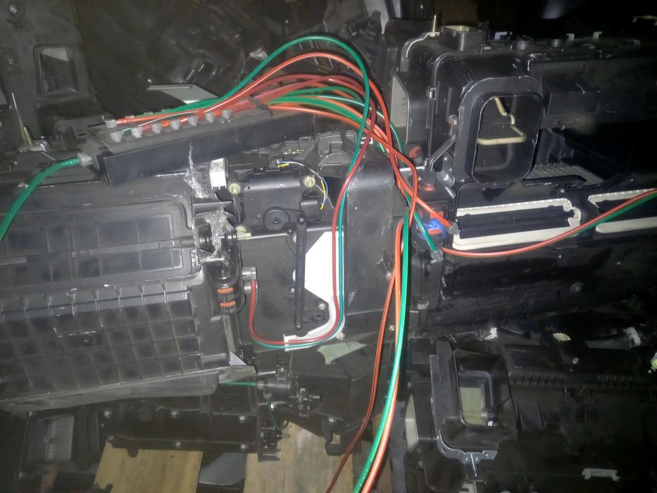 Корпус отопителя на Мерседес 210