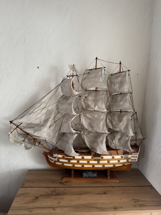 Продам макет корабля