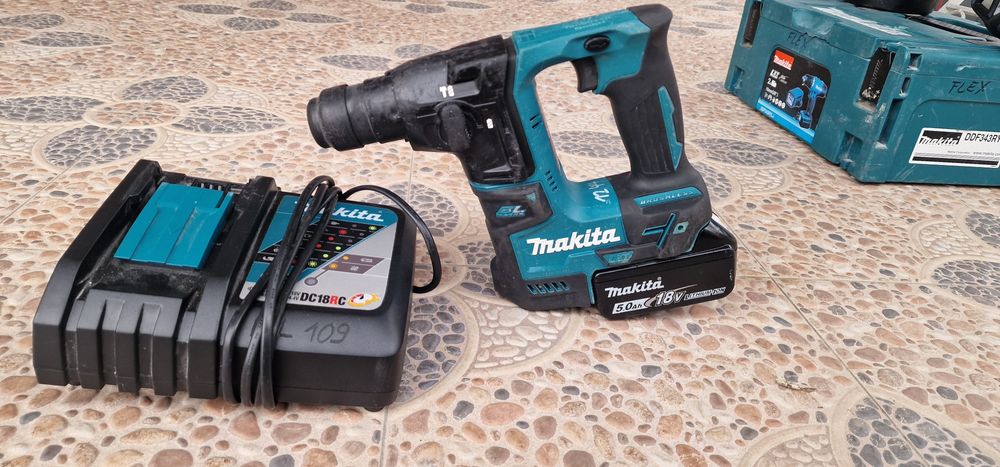 перфоратор Makita DHR171