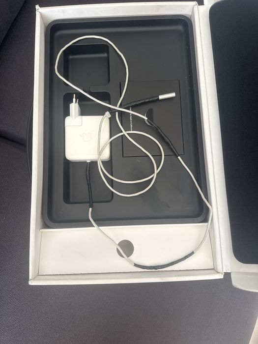 MacBook 2012 Pro, в подарок чехол!