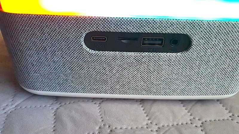 Boxa cu  Bluetooth ,Lamap RGB , încarcare wireless,,orga de lumini,etc