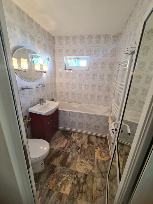 Vind 3camere micro16 etaj 4