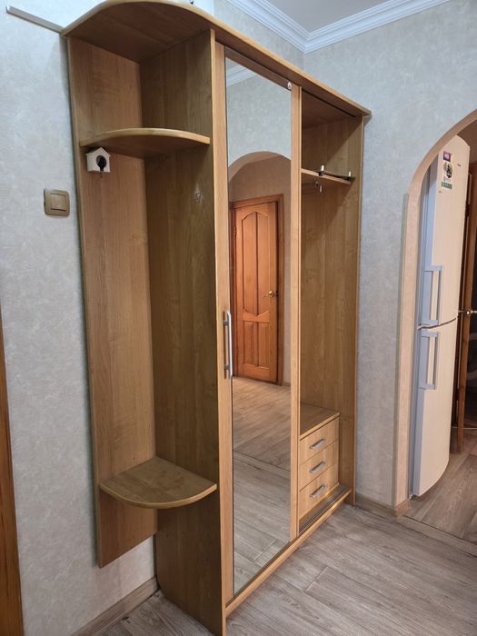 Продам угловой диван,шкаф