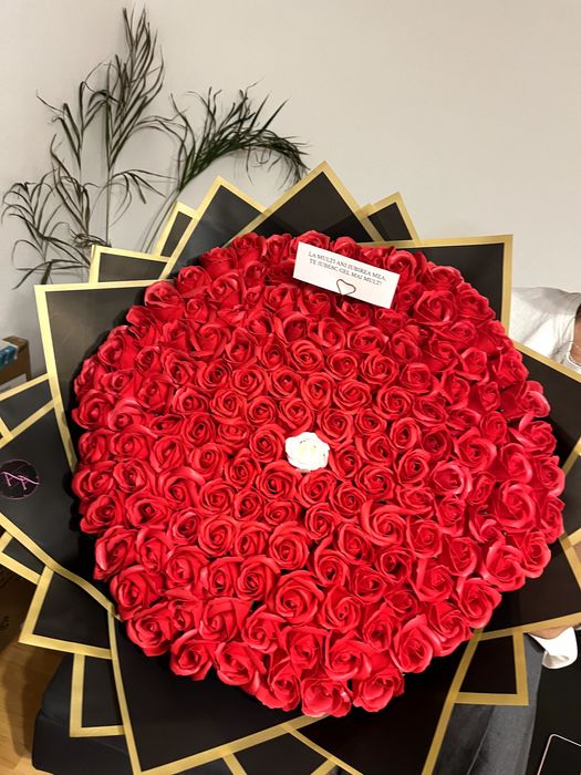 Buchet trandafiri spun/ glitter sclipici/ valentine s day cadou/ vday