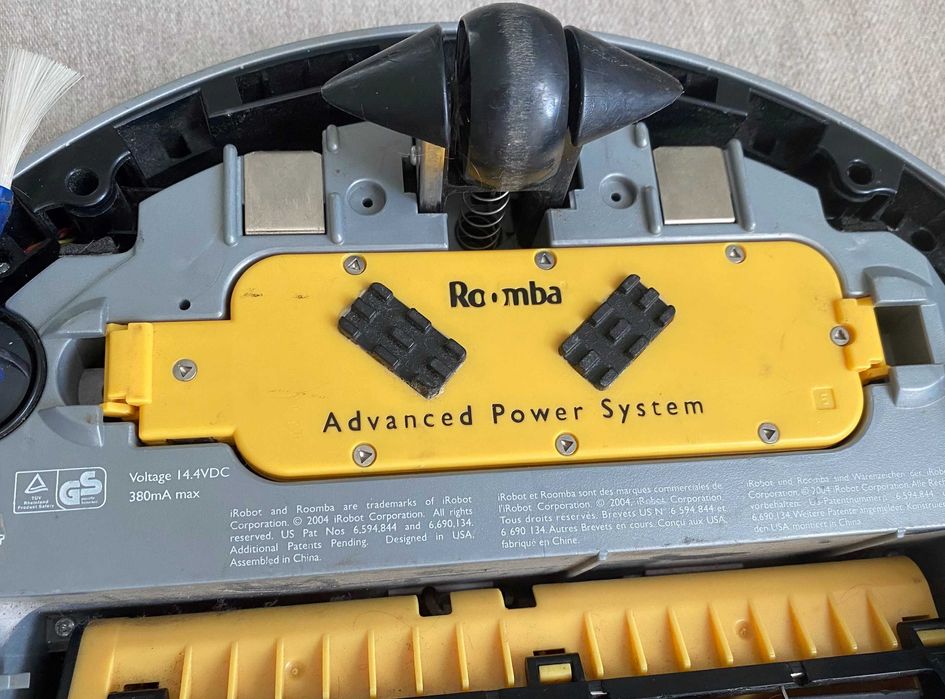 iRobot Roomba SE cu baterie - nu tine - fara incarcator