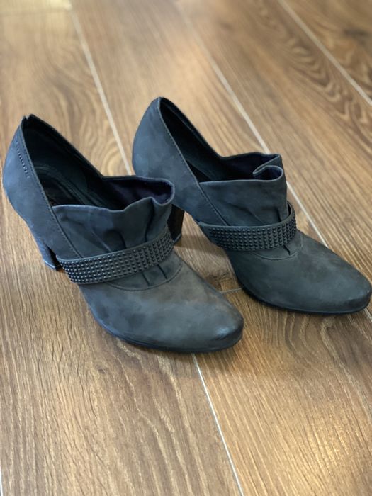 Pantofi piele Tamaris cu tocuri 38