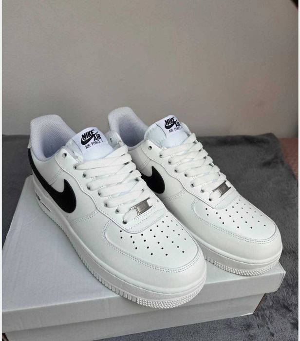 Adidasi AirForce 1